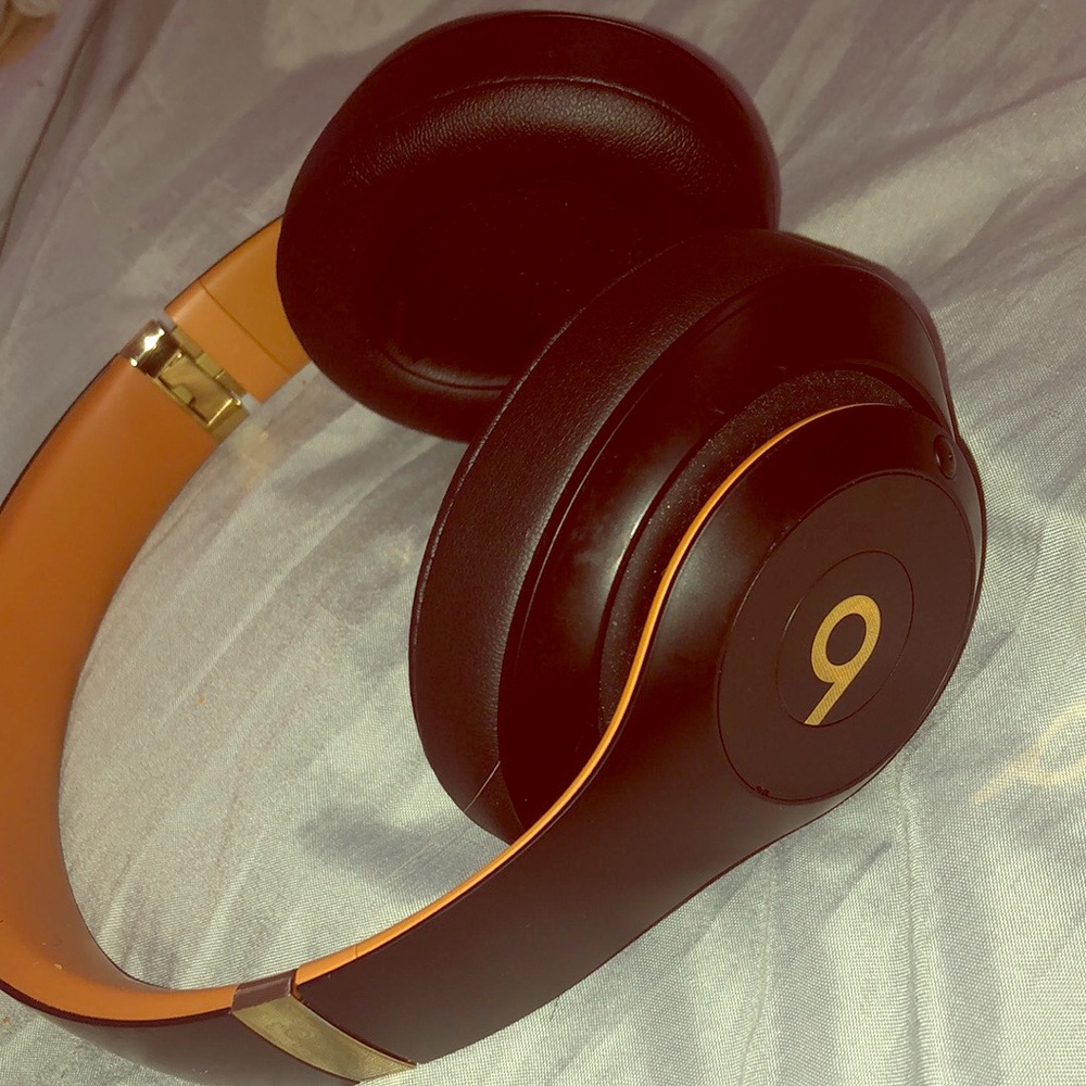 BEATS STUDIO 3 WIRELESS HEADPHONES
